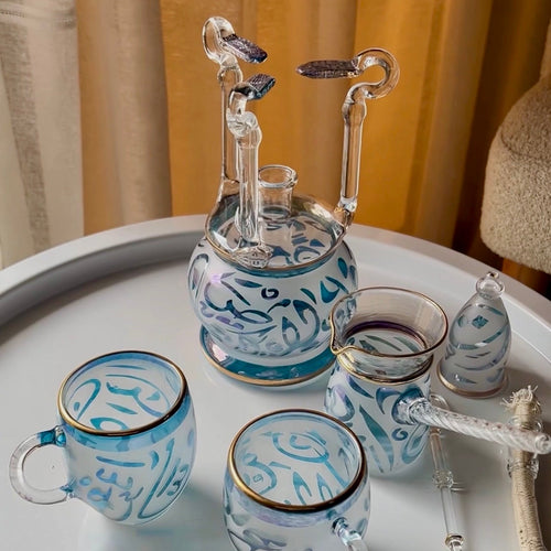 طقم أزرق بلمسة ذهبية